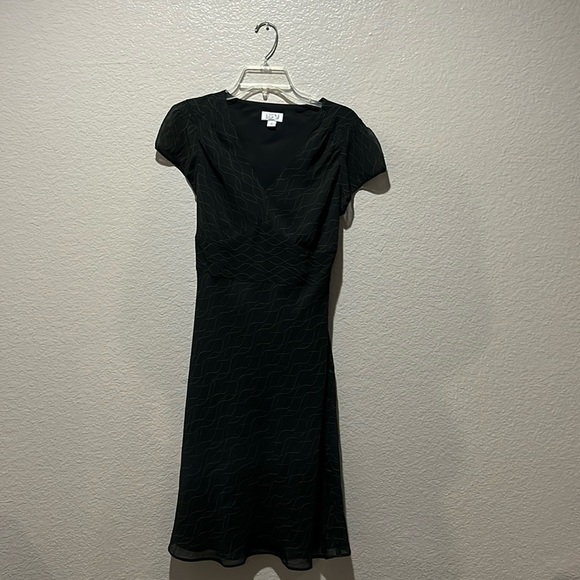 Ann Taylor LOFT Black Dress Midi Geometric Print Flowy with Belt Size 4 - Picture 1 of 14